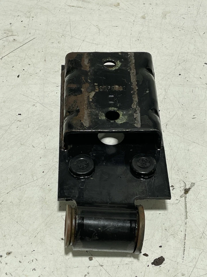 4.0 & 2.5 Automatic Trans Mount Support Bracket 52058548 97-02 Jeep TJ Wrangler - Image 4 of 4