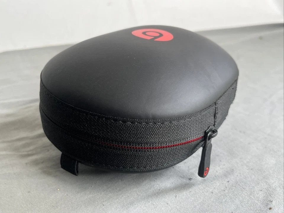 Beats By Dre carcasa rígida cremallera estuche negro solo 7” x 5” Foto 3 de 4