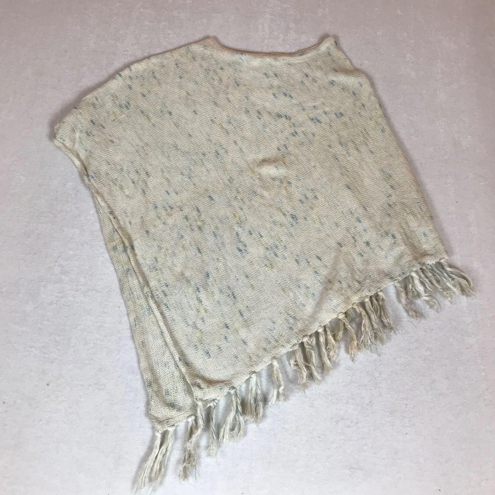 So Be It Sigrid Olsen Speckled Knit Fringe Hem Boho Lightweight Layering Poncho