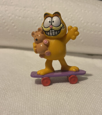 Vintage 1981 Garfield Waving w Pokey Skateboard United Syndicate