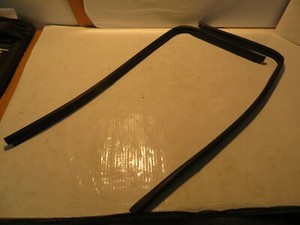 BMW E36 Dichtgummi´s für die Kotflügel/ Motorhaube oben