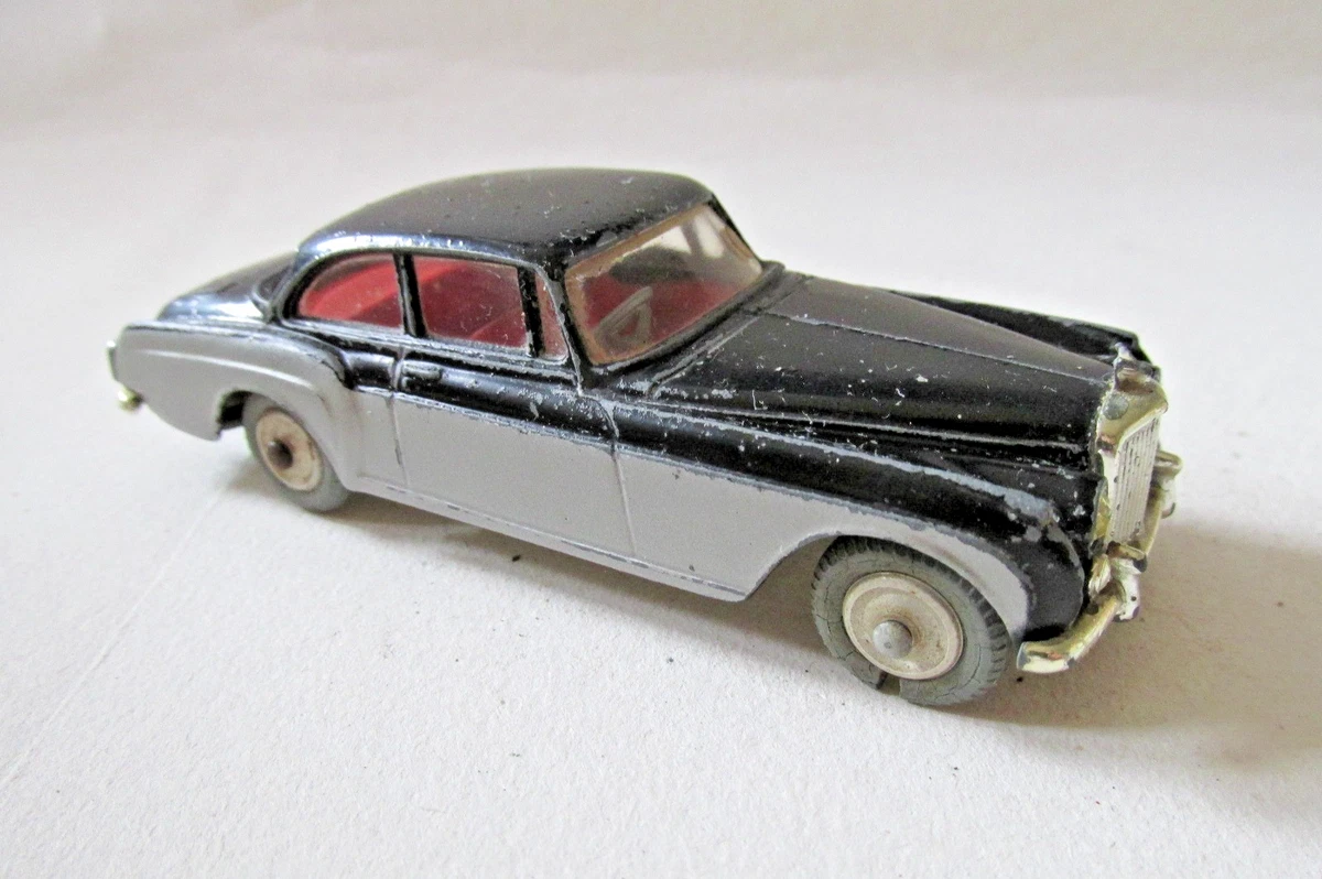 CORGI TOYS BENTLEY CONTINENTAL SPORTS SALOON 224 VERT PALE ET FONCE 1/43