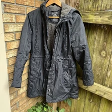 L.L. Bean Women's Winter Jacket W/ Fur Lining Size Medium Black Full Zip Hooded