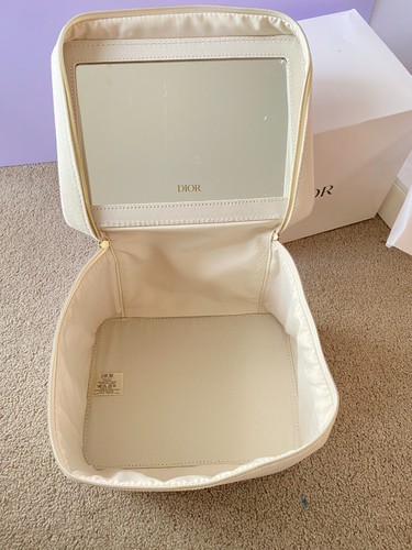 Dior Beaute Vanity Case Cosmetic Bag Makeup Bag Eye Mask Masks Hair Scrunchies - Zdjęcie 16 z 18
