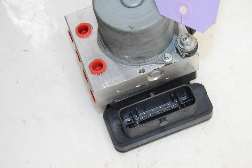 2018 Fiat 124 Spider Abarth ABS Pump Module N249437A0E OEM DR131 - Image 3 of 4