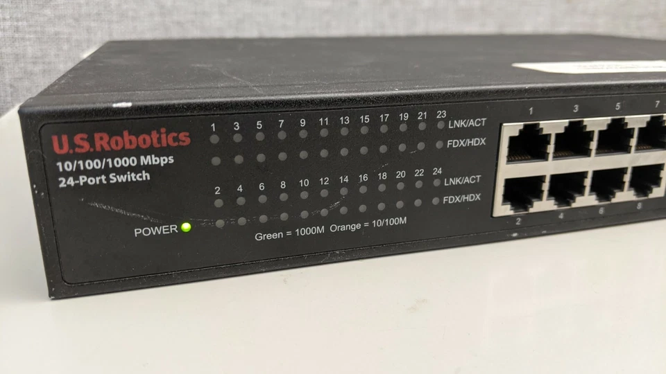 US Robotics USR997931 24-Port Gigabit Switch - Image 2 of 4