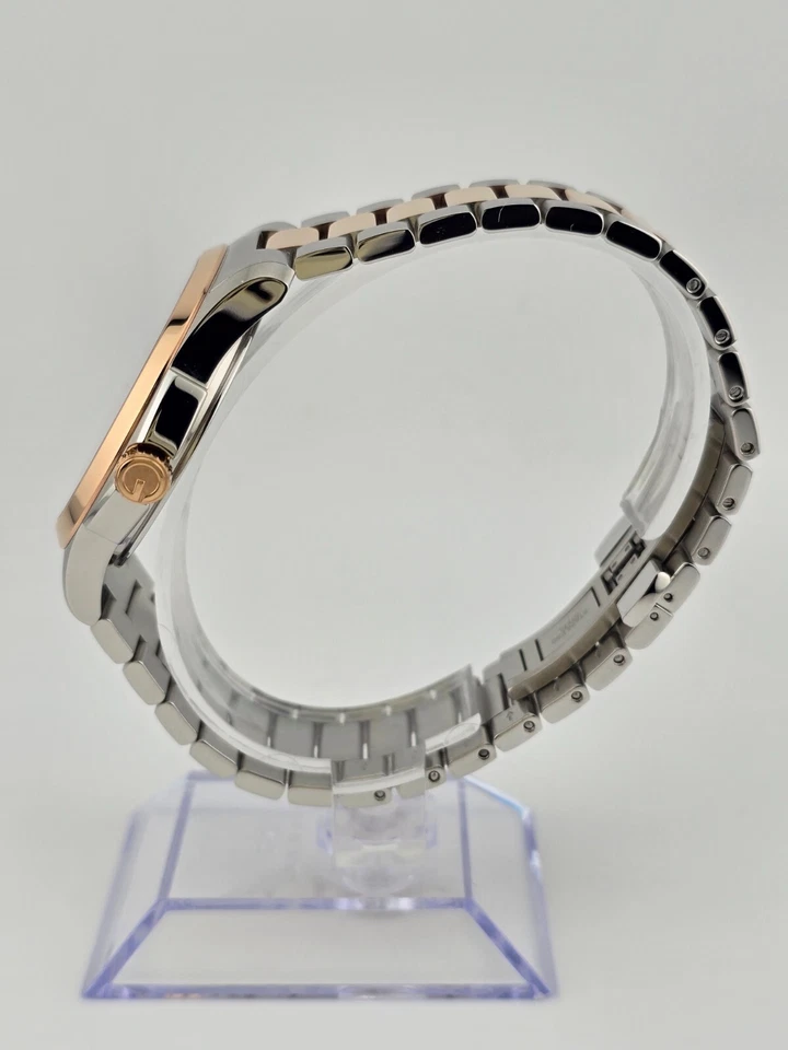 Reloj Gucci Hombre G-Timeless Dos Tonos Acero Inoxidable - YA126473 ($1170 Precio de venta sugerido por el fabricante) Foto 4 de 4