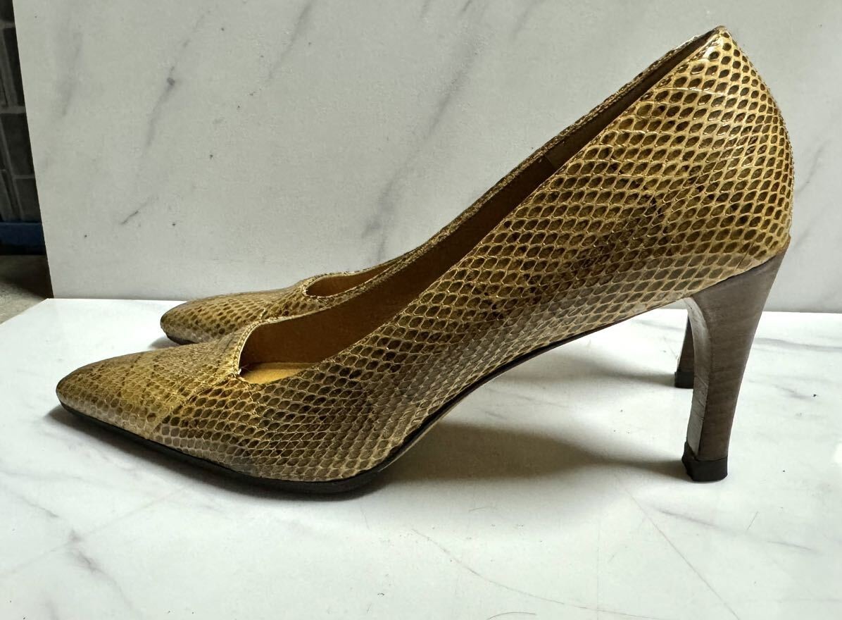 Rare Gucci Python Leather Heels Pumps Snakeskin S… - image 3