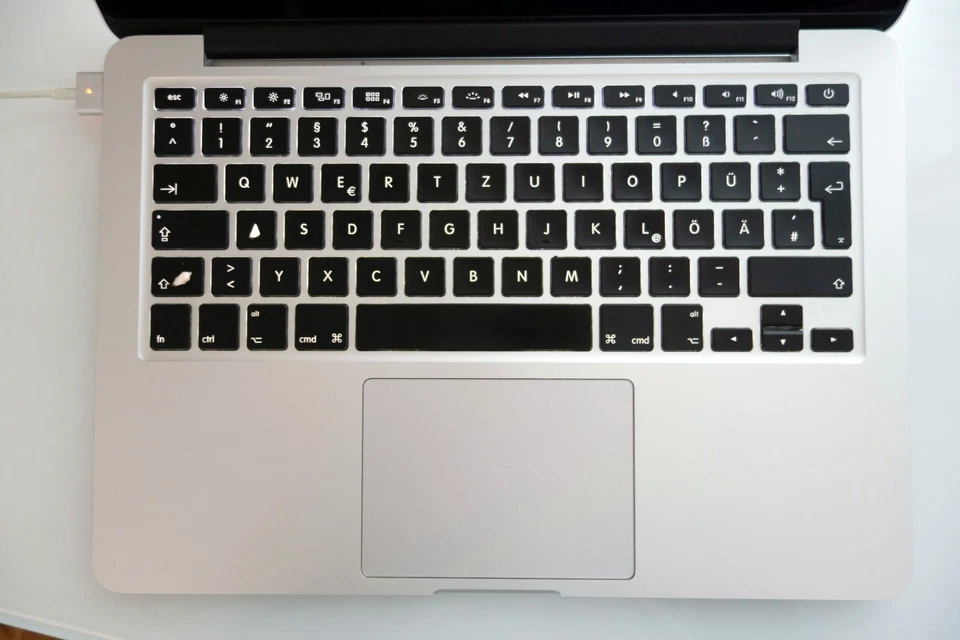 Apple MacBook Pro 13" 2015 · i7 · 16GB · 512GB, Foto 2 von 5