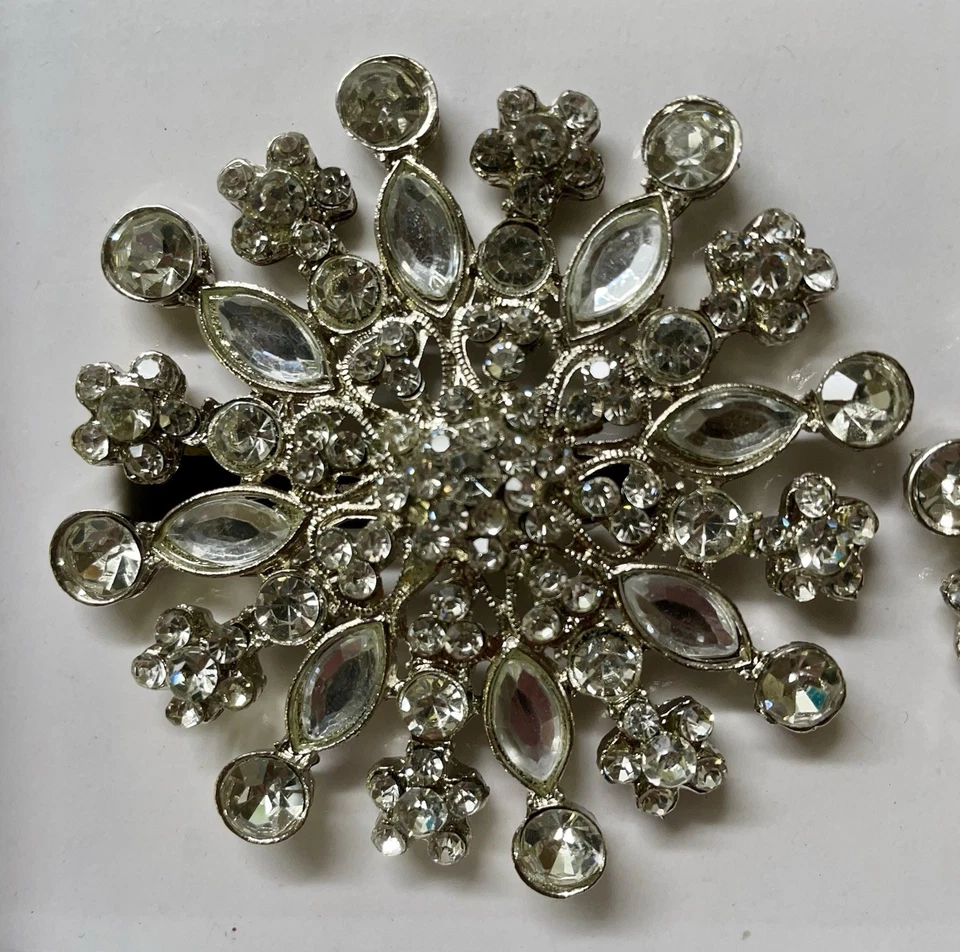 Juego de 4 servilleteros medallón con diamantes de imitación de plata Navidad nuevos en caja Foto 2 de 3