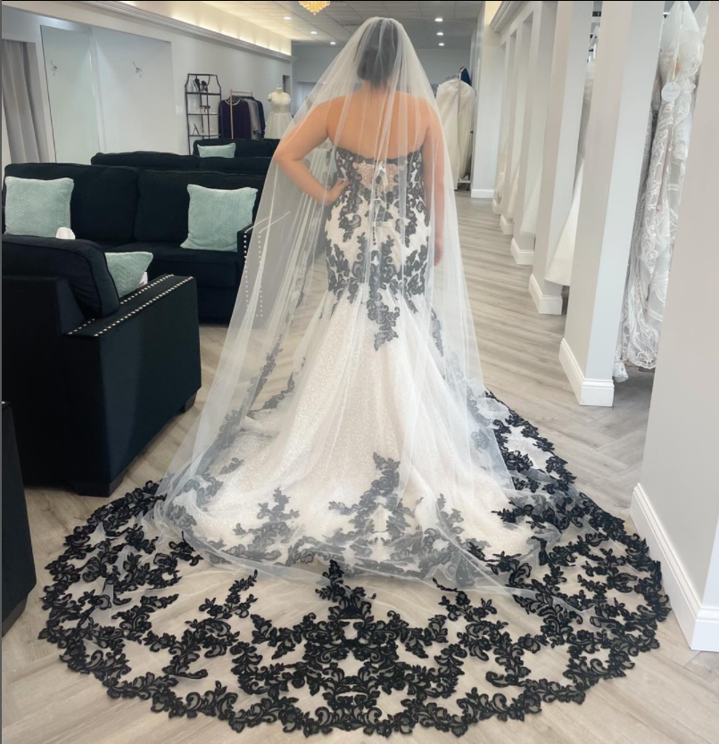 Black and White Gothic Wedding Veil 3 M Long Cathedral Length 1 Layer With  Comb