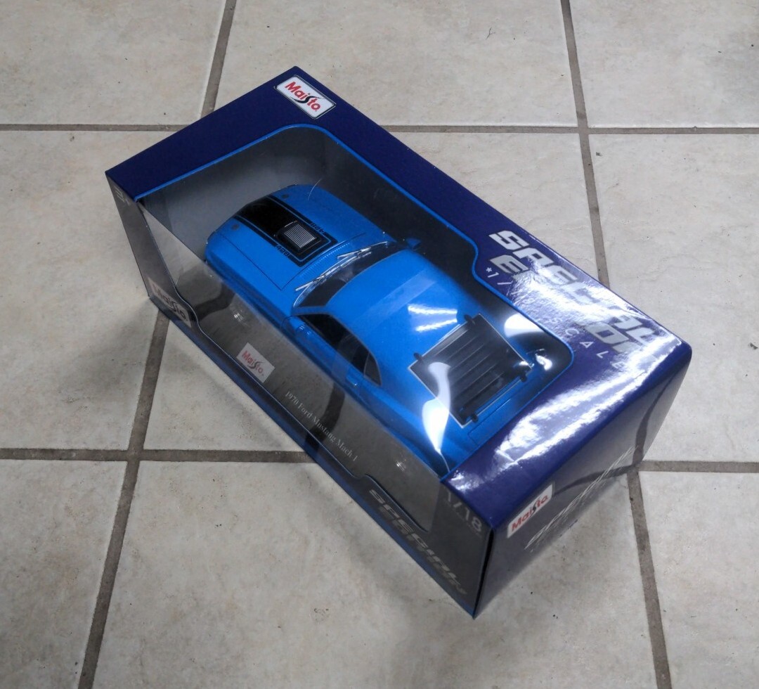 モットクマ　青　ブルー Maisto 1:18 Special Edition 1970 Grabber Blue Cobra Jet 428 Ford