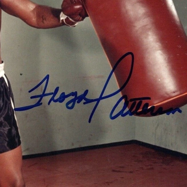 Floyd Patterson Light Heavyweight Boxer Signed Glossy 8x10 Photo PSA/DNA Auth. - Image 2 of 4