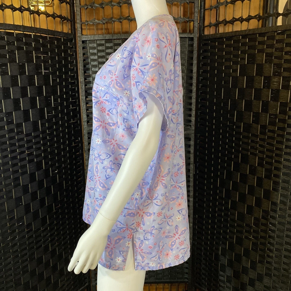 Blusa Médica SB Moda XL Estampado Floral Mariposa Cuello en V Multi Bolsillos Rosa Azul Foto 3 de 4