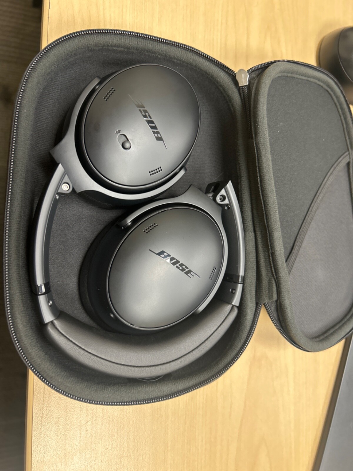 Bose QuietComfort Wireless Over-Ear Headphones - Black-image