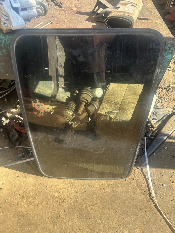 ALLURE LACROSSE IMPALA GRAND PRIX MONTE CARLO CUTLASS TECHO CORREDIZO TECHO CORREDIZO VIDRIO Foto 4 de 4