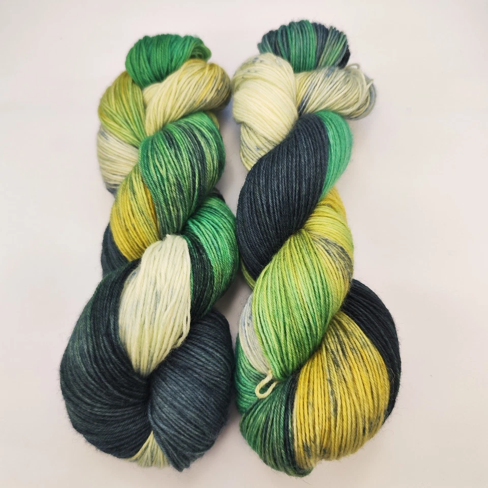 Handgefärbte Sockenwolle 100g  Moosgold  sehr Weiche Wolle Strickgarn 75/25 Garn - Bild 3 von 4