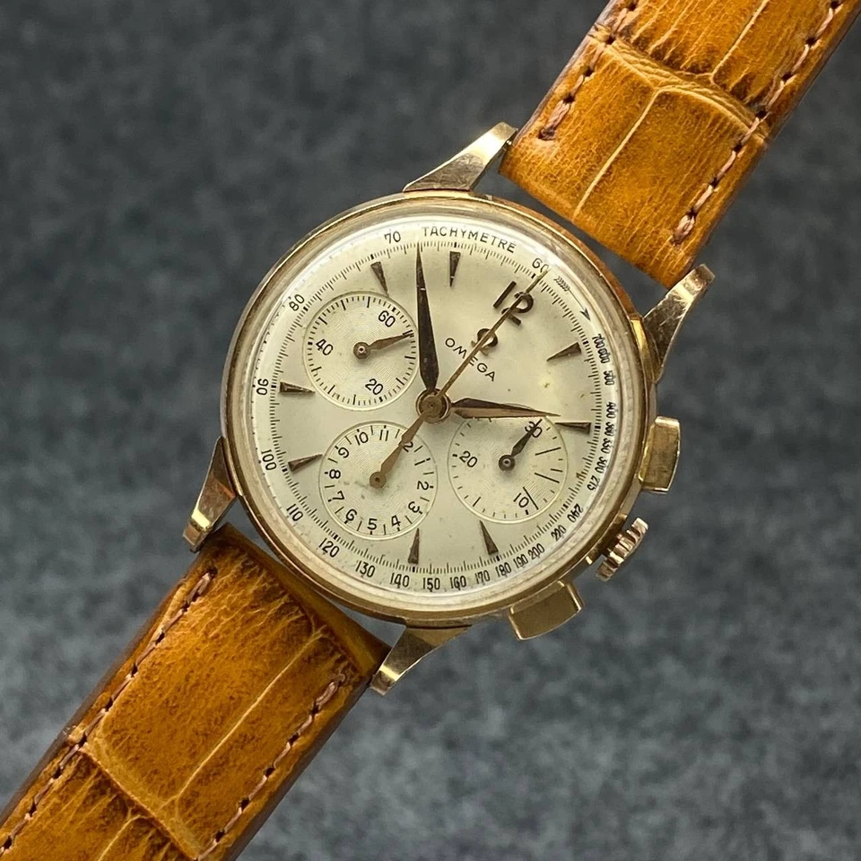 ELEGANT OMEGA CHRONOGRAPH MANUAL WIND CAL 321 REF 2277 18K GOLD WATCH FROM 1948 - Image 3 of 4