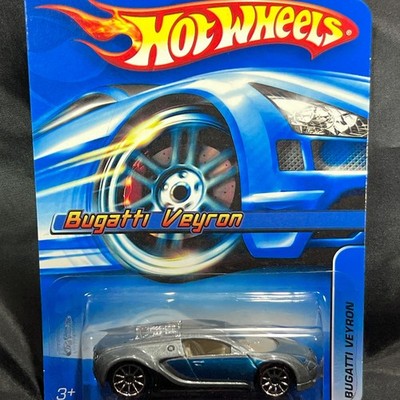 Hot Wheels 2006 Silver and Blue Bugatti Veyron 1:64 Scale Diecast Car #144 Mint