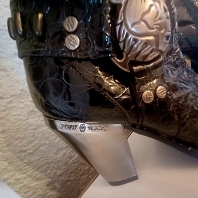New Rock Gothic Boots   schwarze Leder-Stiefel mit. Metallabsatz & Skull, Gr. 41