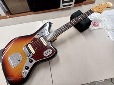 Guitare électrique FENDER AMERICAN VINTAGE '62 JAGUAR