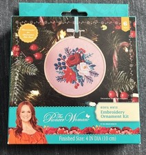 The Pioneer Woman Embroidery Kit WISHFUL WINTER Ornament Floral Bouquet Flowers