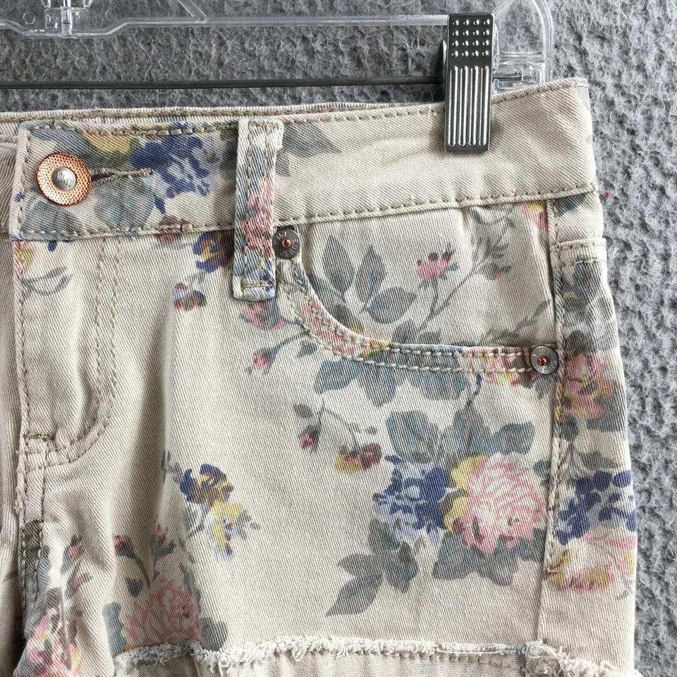 Ymi Cuffed Short Womens 5 (Actual 31X2.5) Beige Floral Low Rise Casual Zip Fly - Image 3 of 4