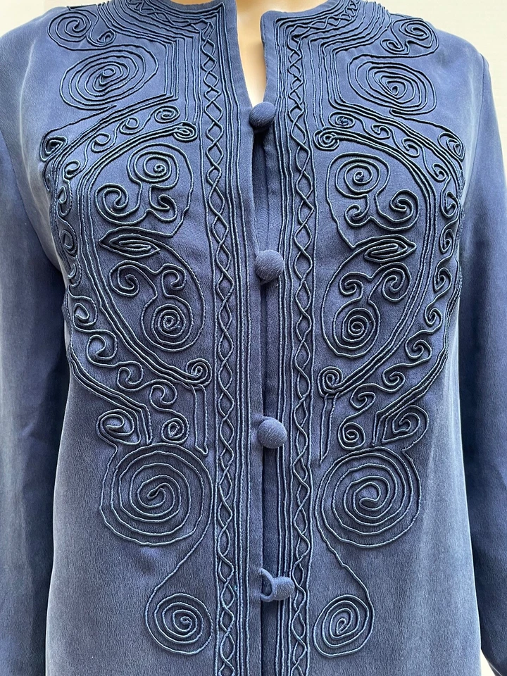 TRAJE ADRIANNA PAPELL AÑOS 90 100% SEDA 2 PIEZAS AZUL OSCURO CON CHAQUETA BORDADA Talla 10 Foto 3 de 4