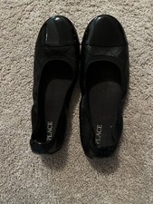 Children s place girls flats size 6. 3