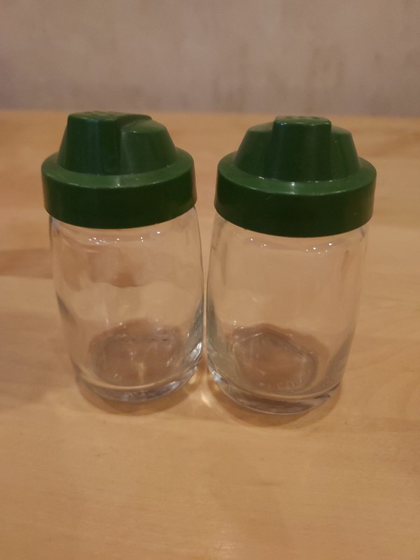 Vintage Federal Housewares Large Glass Salt & Pepper Shaker Set Green Top USA