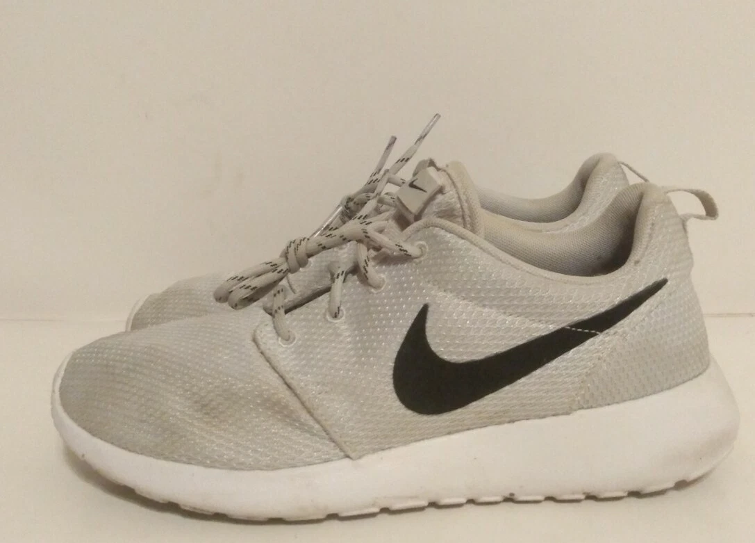 Nike deals roshe platinum