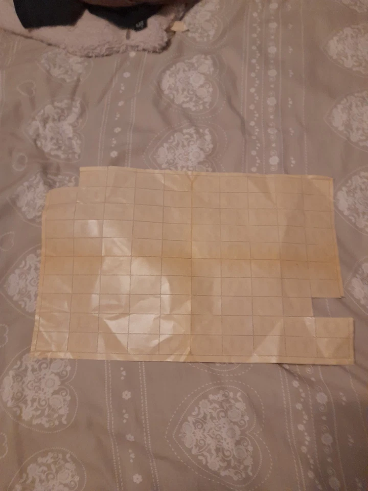 Wallis & Futuna - Native pottery -  block of 98 France Libre 5c stamps 1944 - Image 3 of 4