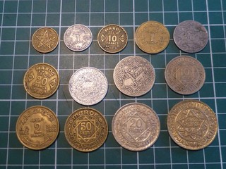 MAROC TRES JOLI LOT de 13 MONNAIES DIFFERENTES !