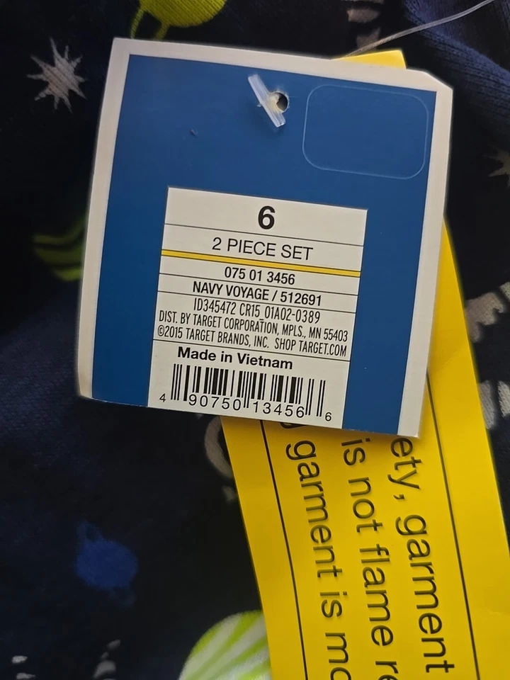 Juego de 2 pijamas Citrco Boys Space Theme talla 6 (NUEVO) Foto 4 de 4