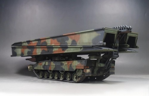 1/35 German Leguan PSB-2-28 (m) Pro built Finished Display Model HobbyBoss 84569 - Picture 8 of 8