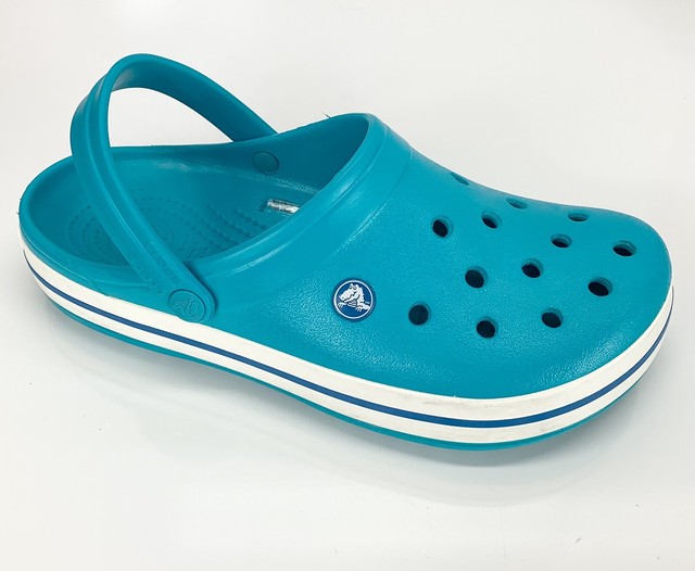 women's 8 in mens crocs