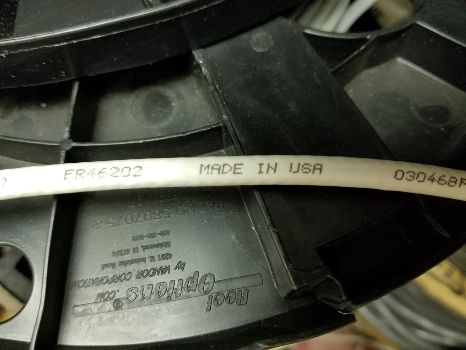 Cable coaxial Commscope Uniprise 2279V Premium HDTV RG6 3 GHz Plenum blanco/50 pies Foto 4 de 4