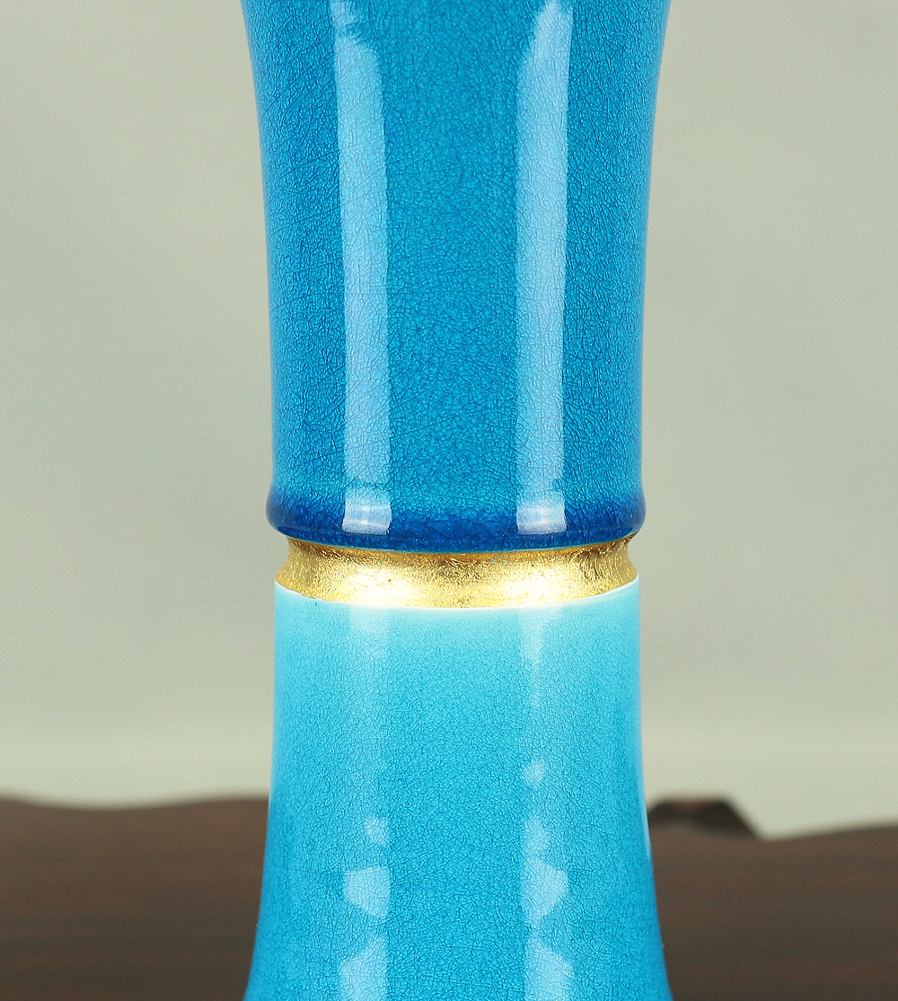 Eiraku Zengoro 16th (1917-1998) Widen Toward End Blue Color Flower