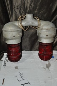 Crouse Hinds AN 2547-5 OR AN 2547-7 Red Obstruction Beacon Light Fixture