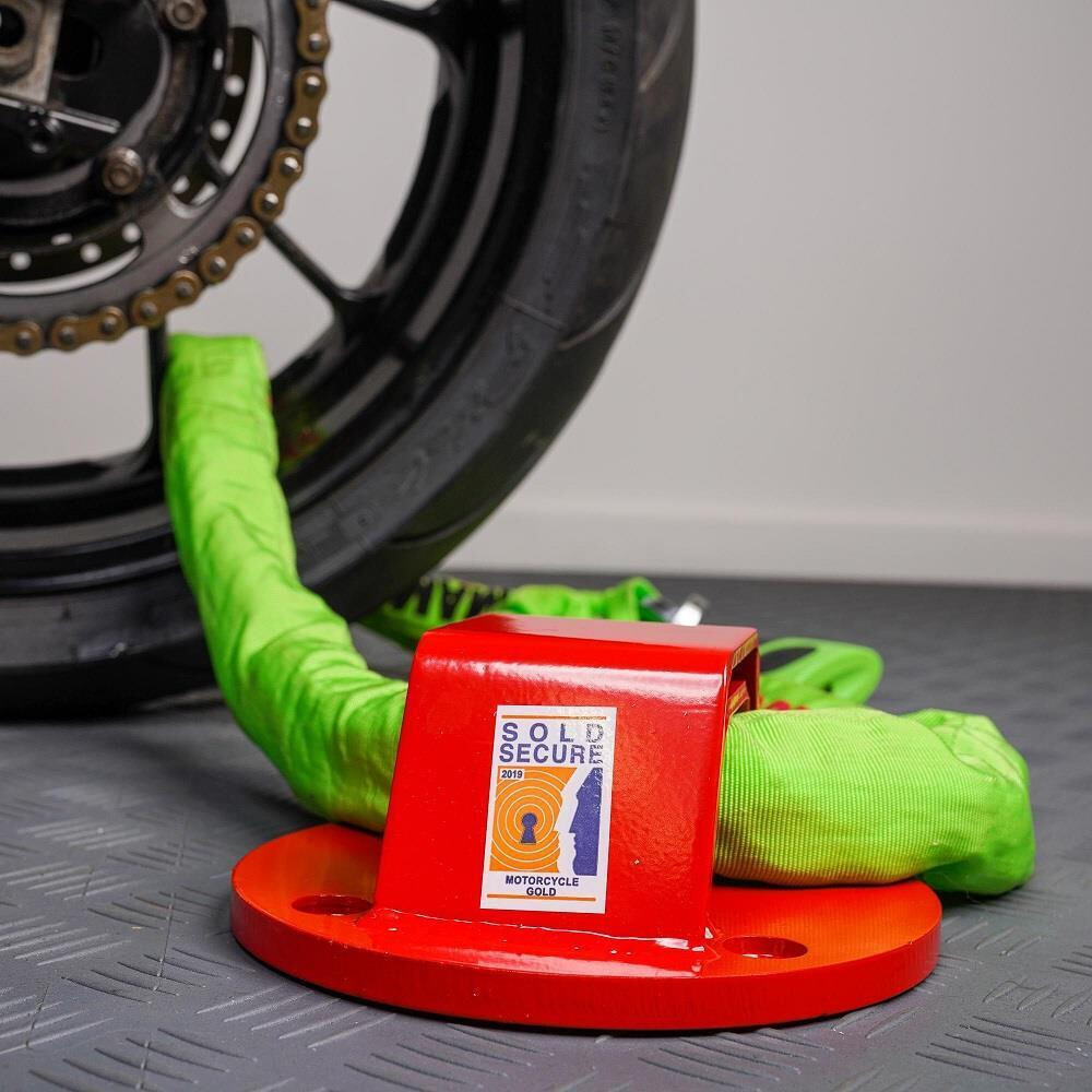 MAMMOTH LOCM009 CHAIN LOCK 1.8M + MAMMOTH THATCHAM GROUND ANCHOR