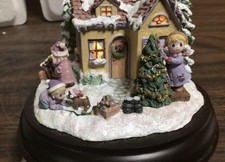 Precious Moments Sharing The Season-Joy To The World-A3258-2001 Musical
