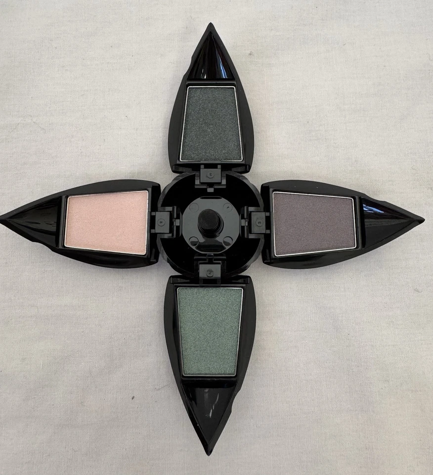 Nuance by Salma Hayek 眼影 Quad 075 Smokey Charcoal Smoke Teal Mist 全新带盒 — 第 2/4 张图片