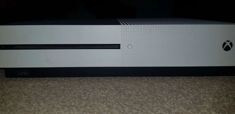 Xbox One S. 500 Gb With Its Wires. No Controller With It - Image 3 of 4