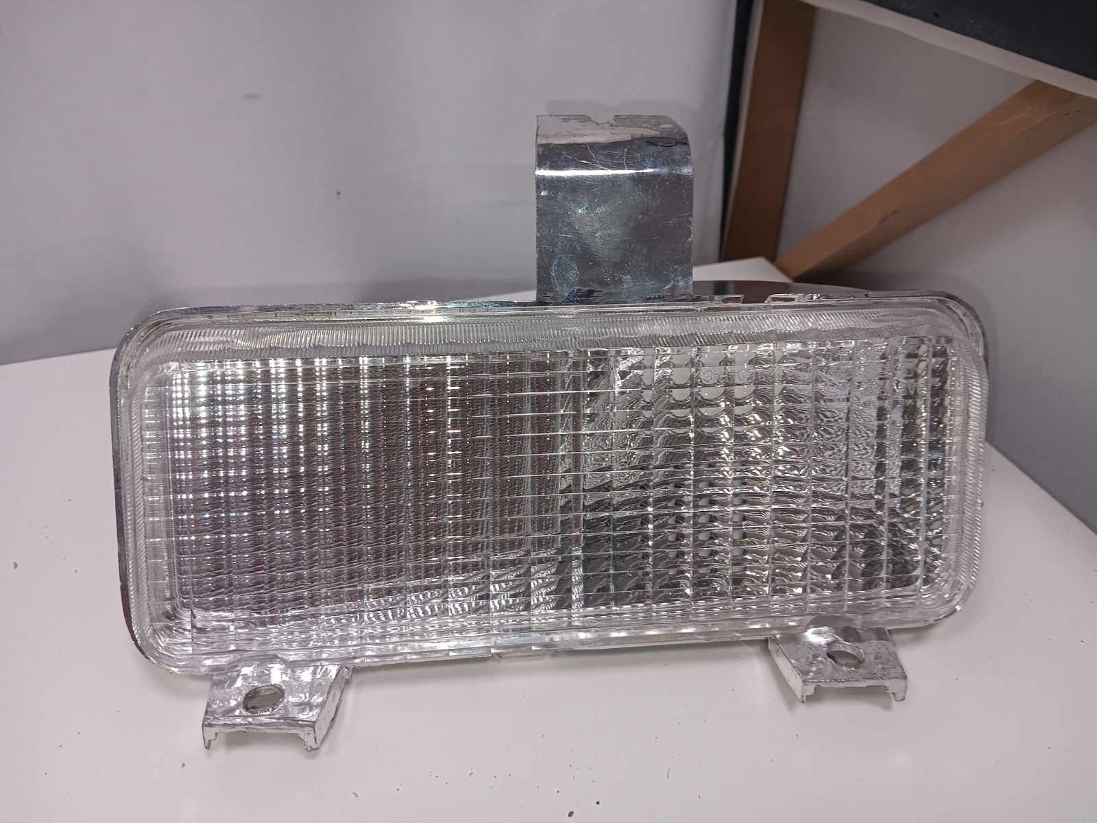 Depo RH 332-1604R-US Chevrolet/GMC Driver Side Replacement Parking/Signal Light