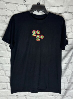 APPLE (2020) Official Employee ''Close Your Rings Challenge'' T-Shirt Small