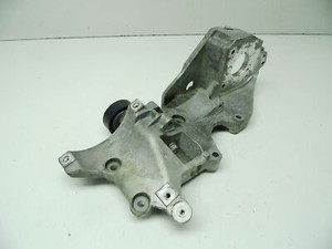 Halter Lichtmaschine Klimakompressor 03L903139D VW Golf V 5 Variant