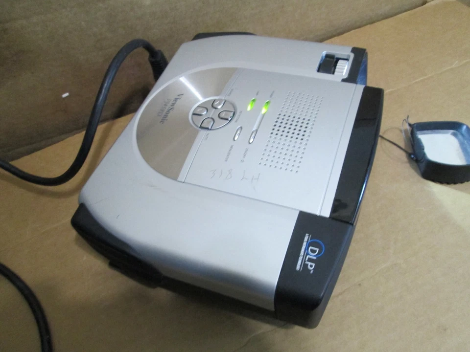 ViewSonic PJ458D DLP Projector Only 319 Lamp Hours - Image 2 of 4