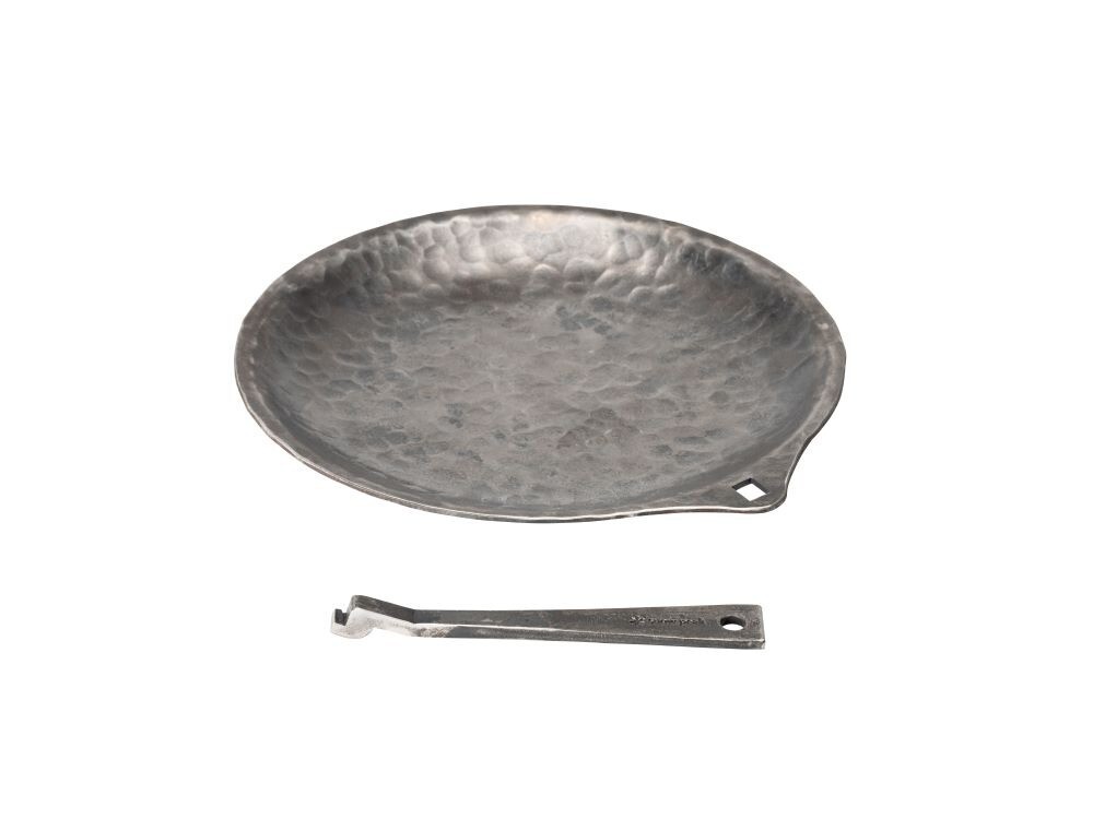Snow Peak Fukuyama Free Forged Ferrum Griddle 22 one of a Snow Peak Fukuyama Free Forged Ferrum Griddle 22 one of a