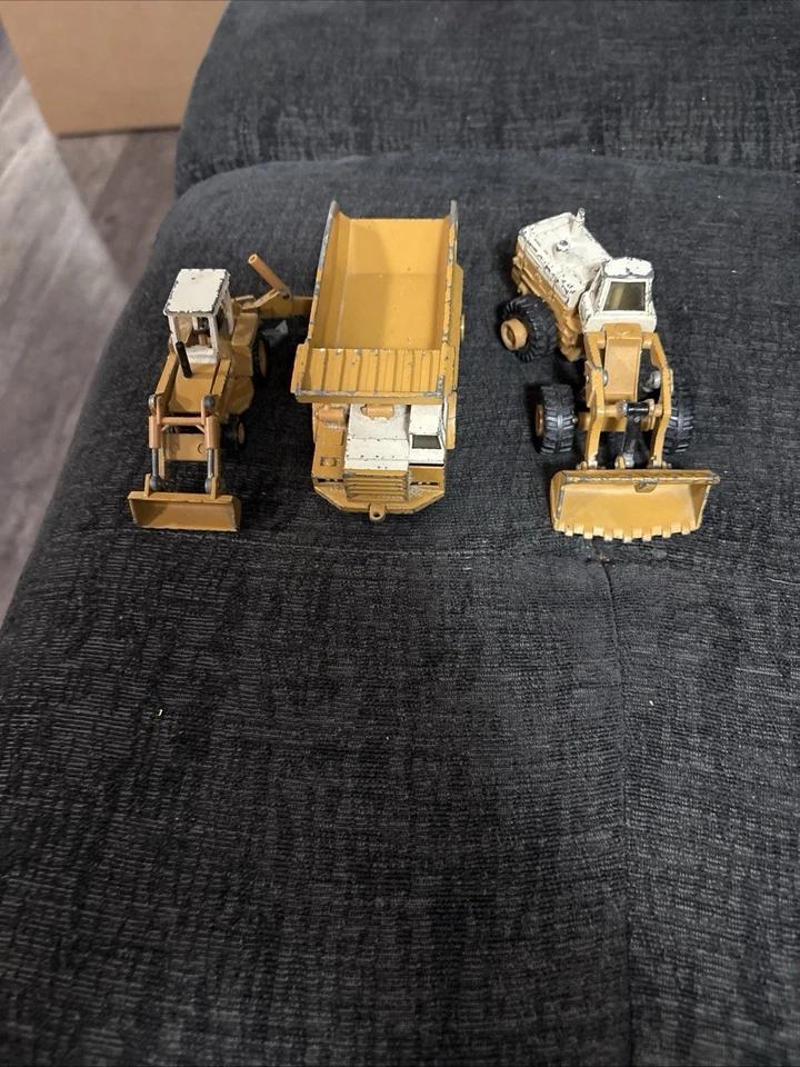 Vintage ERTL International IH Pay Hauler Dump Truck 4-1/2” Yellow 110-0002 + 2 - Image 2 of 2