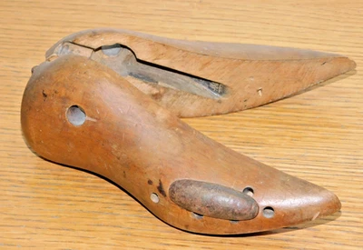 VINTAGE ancien OUTILS FORME Articulé CHAUSSURE à cordonnier BOIS embauchoir CUIR - Photo 1/4